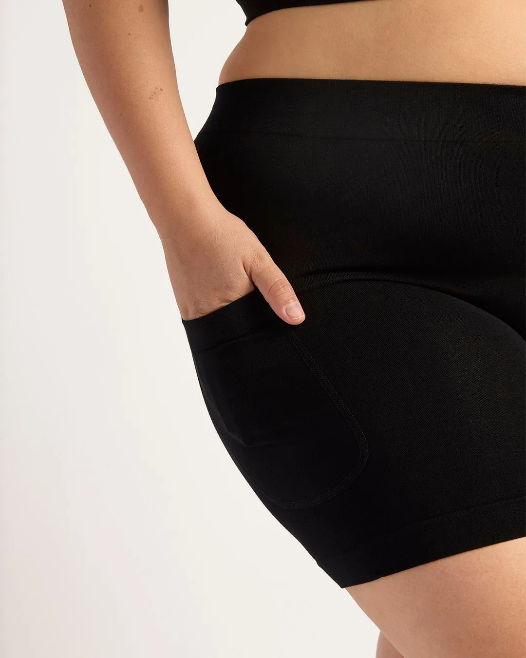 Seamfree Undershorts with Pocket 6" - Black,Women Wear