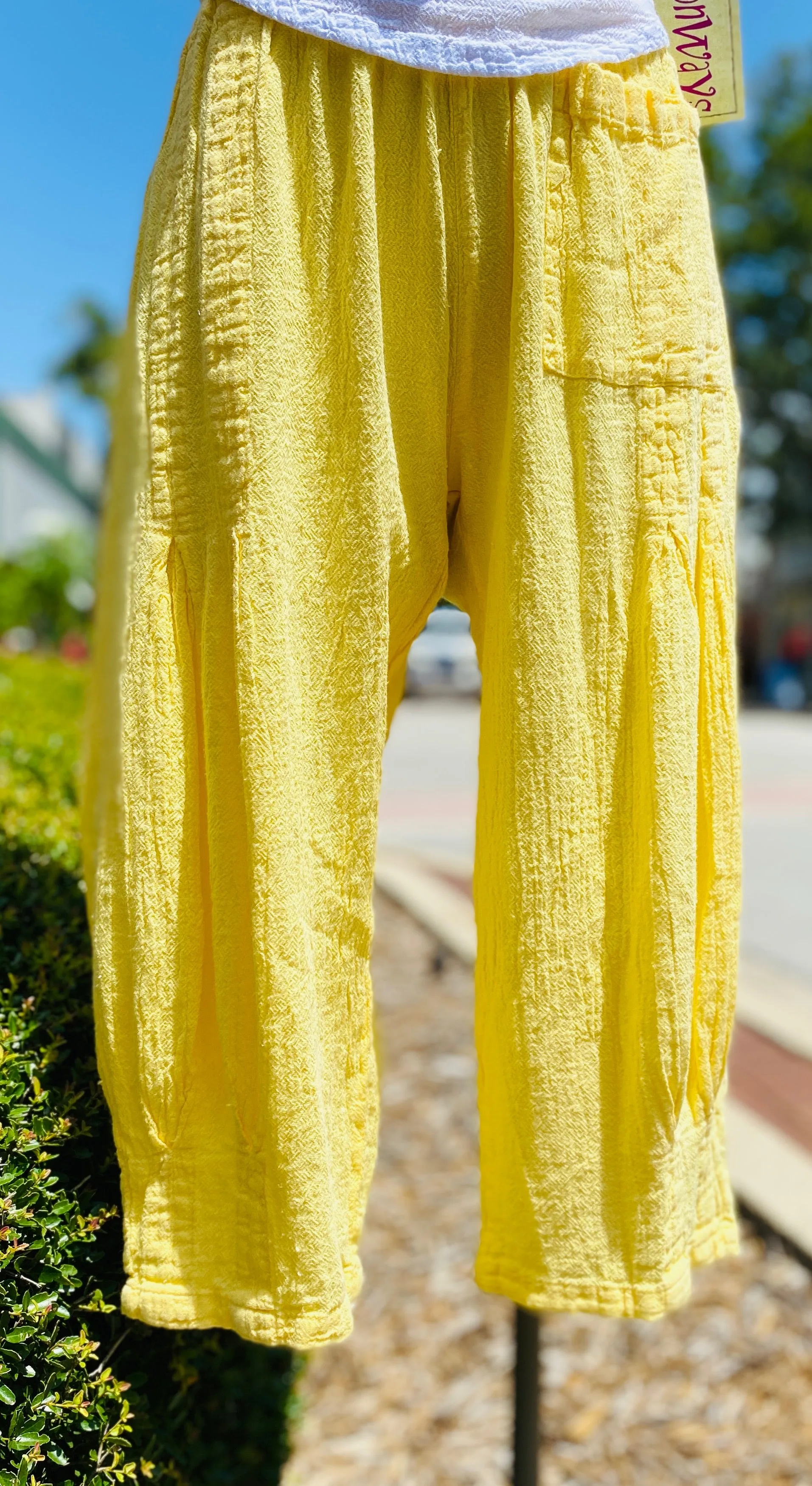 Suzie Capri Pants With Pocket!,Women Wear