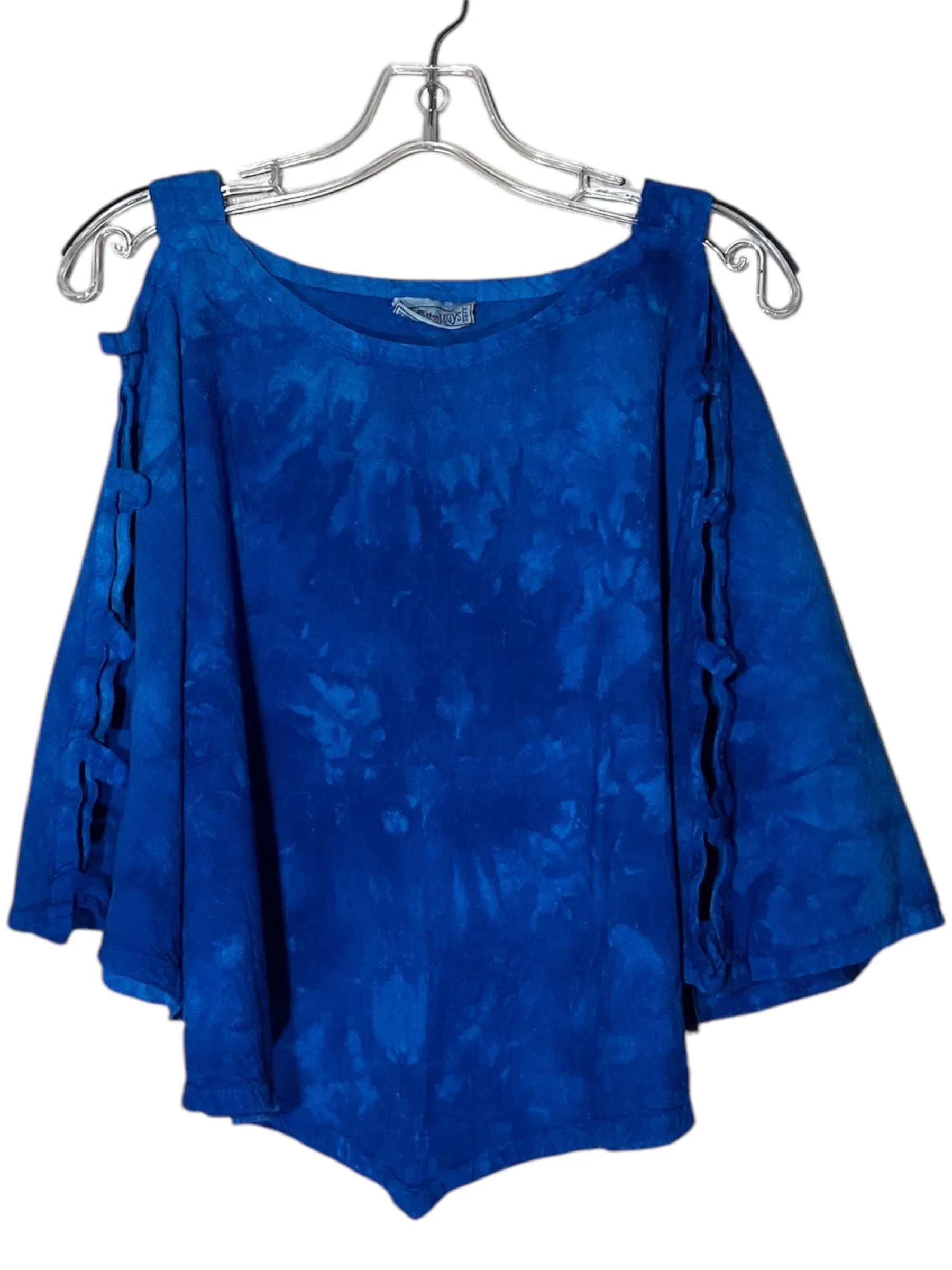 Viki Detailed Cut-Out 3/4 Sleeve Top,Women Wear