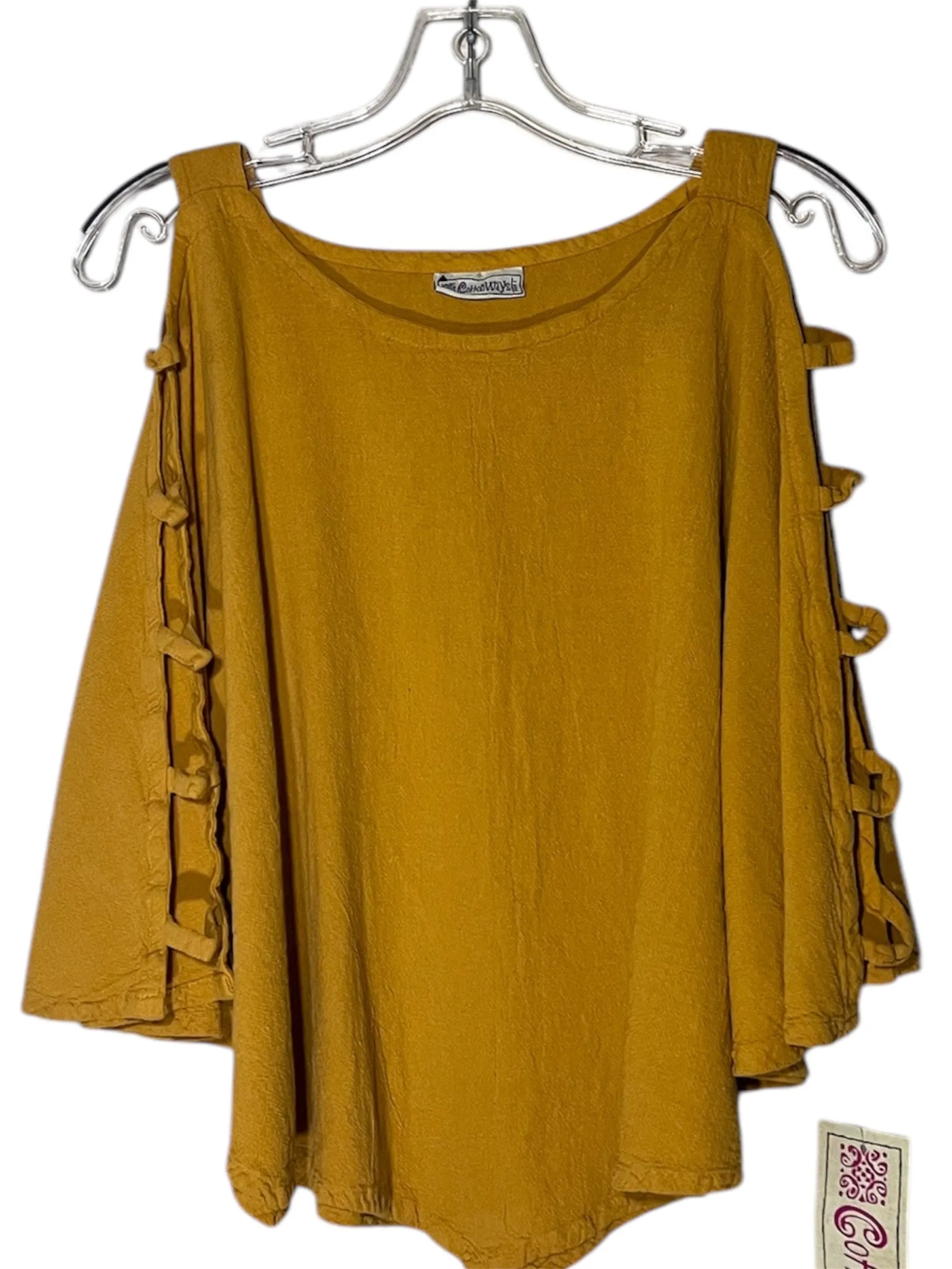 Viki Detailed Cut-Out 3/4 Sleeve Top,Women Wear